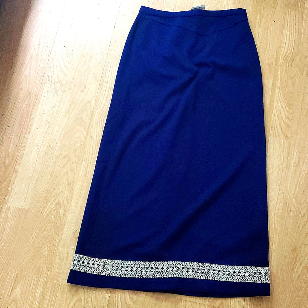 4/$20 Vintage full length skirt